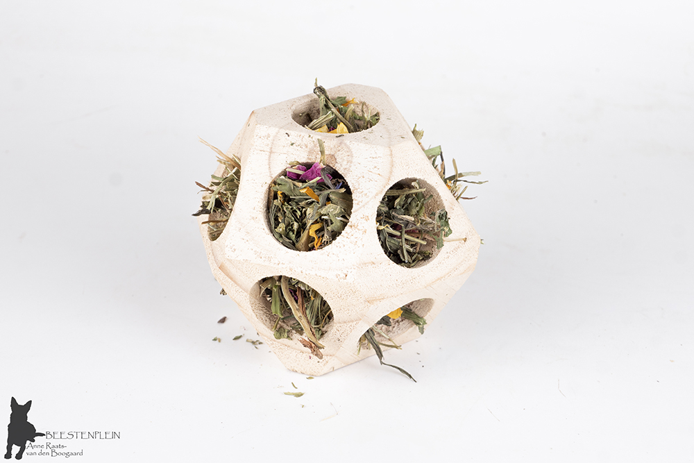 Houten-bal-met-gaten-10cm-w